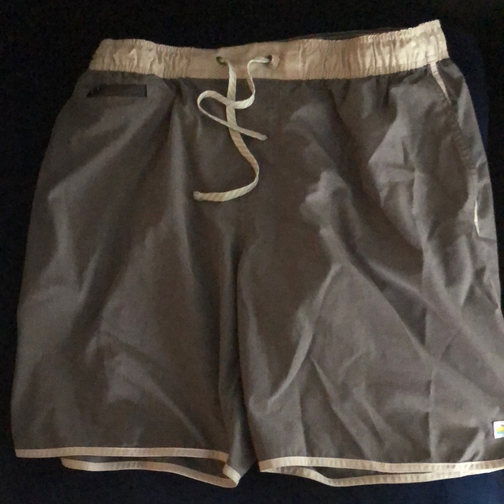 Vouri size Xl grey
